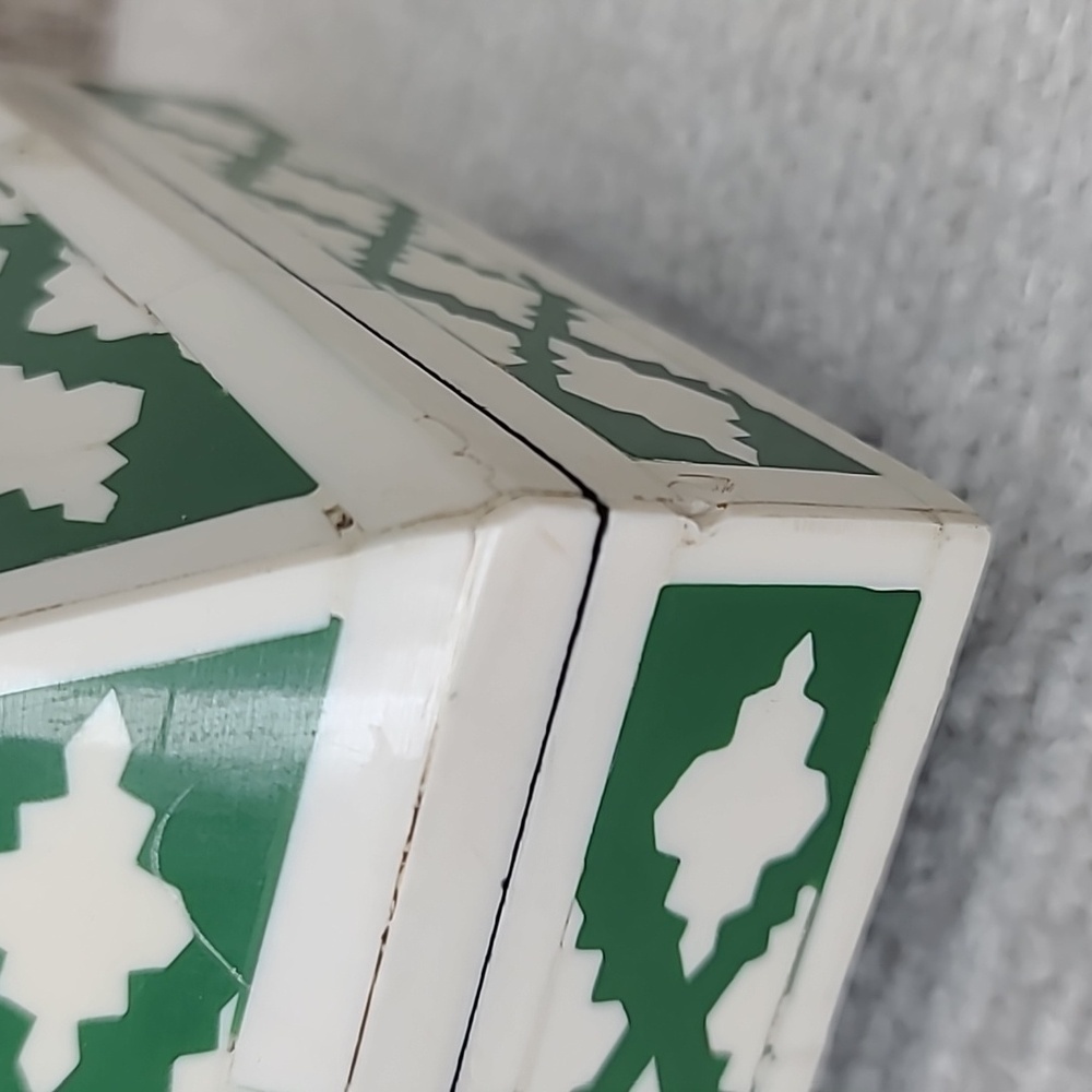 Vintage Handcrafted Bone Inlay Decorative/Jewelry Box in Cream/Green - Picture 5 of 17